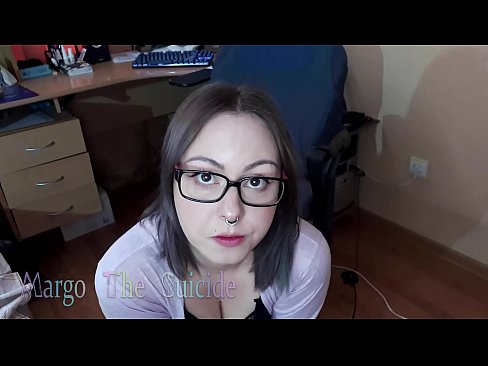 ❤️ Sexy Girl with Glasses Sucks Dildo Deeply on Camera Solo porno à noi ❌❤